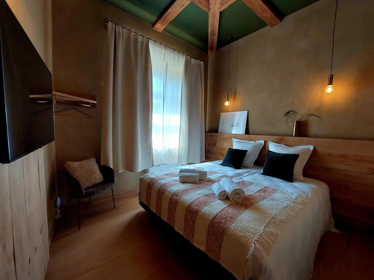Les Suites De Petit Bomal Durbuy Exteriör bild